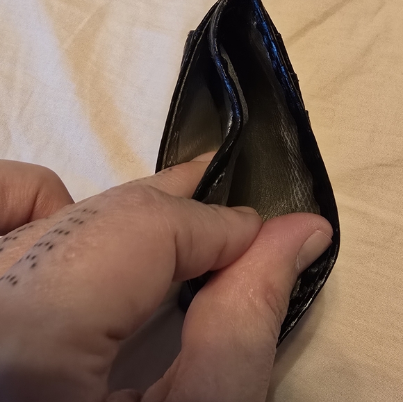 EUC Bulliant slim wallet card holder - Picture 3 of 5